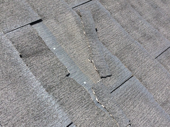 ひび割れが広範囲で発生