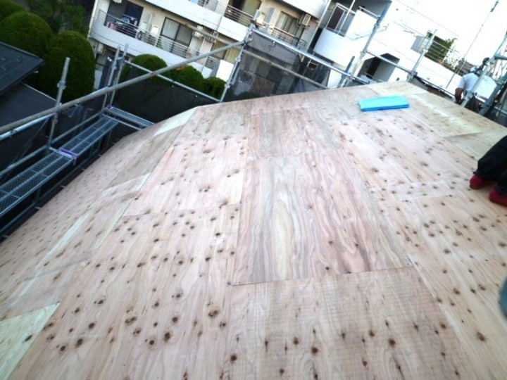 新規の野地板を設置