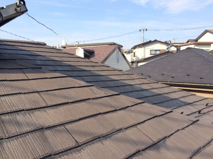 全体に色あせが進んだ化粧スレート