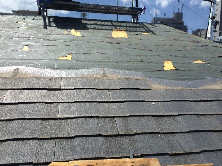 既存スレート瓦の撤去