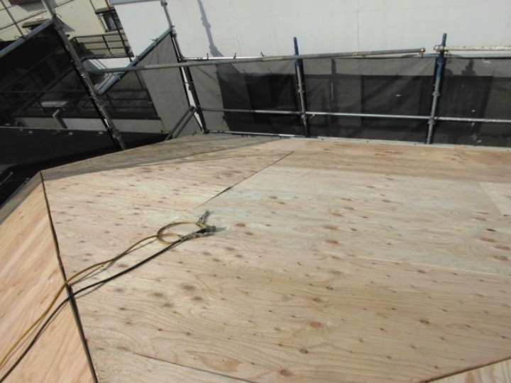 野地板の増し張り