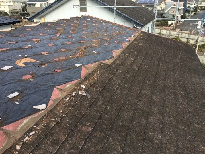 既存屋根材の撤去作業