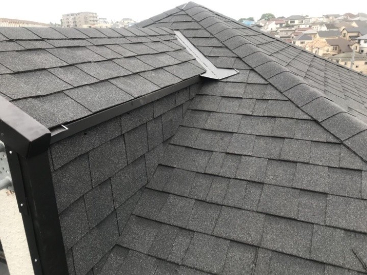 屋根材「オークリッジスーパー」を敷設