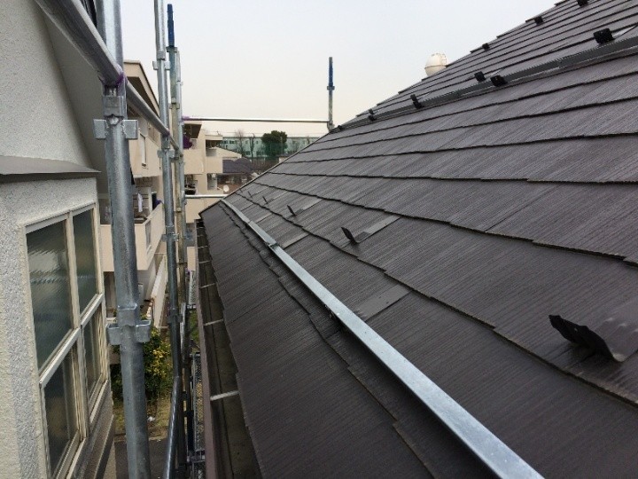 既存雪止め金具へのLアングル取付