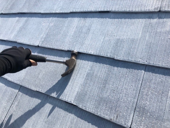 タスペーサーを設置する作業風景