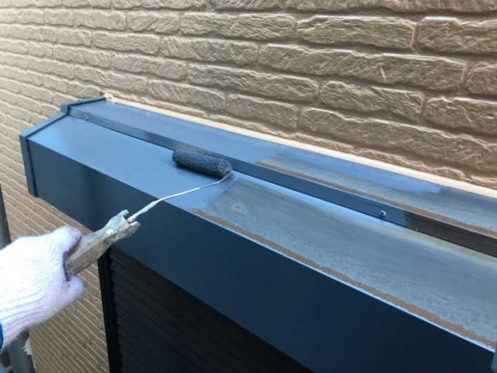 付帯部の塗装工事している作業工程