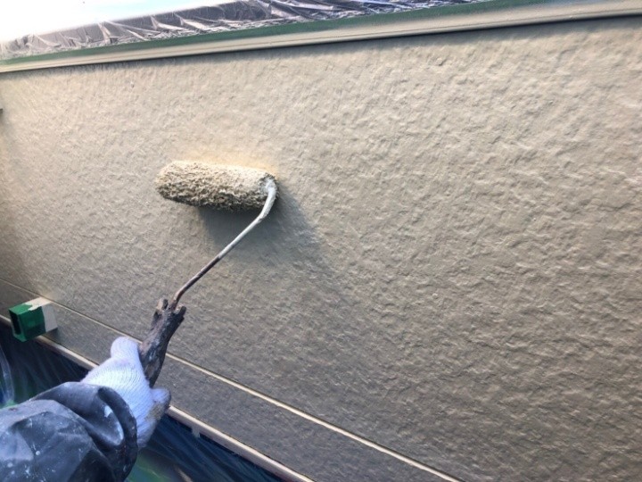 2階部分に「ND-500」を塗装する作業工程