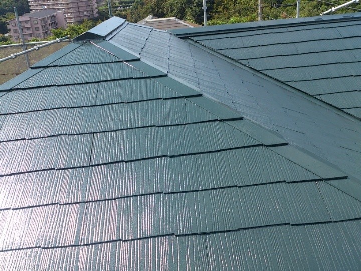 カラーシュミレーションを用いた「屋根塗装」工事後が完工した住宅