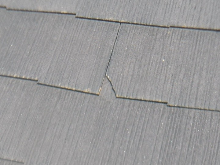 クラックが発生した屋根