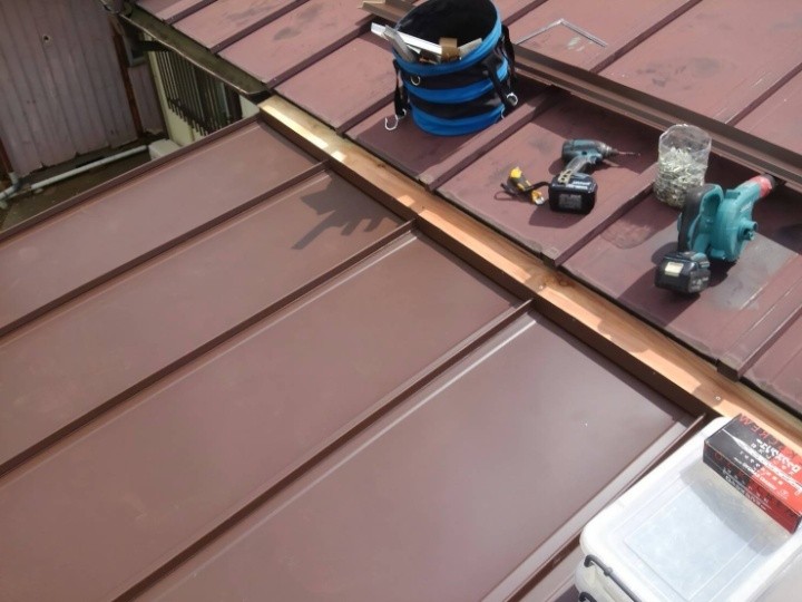 雨押え取り付け作業