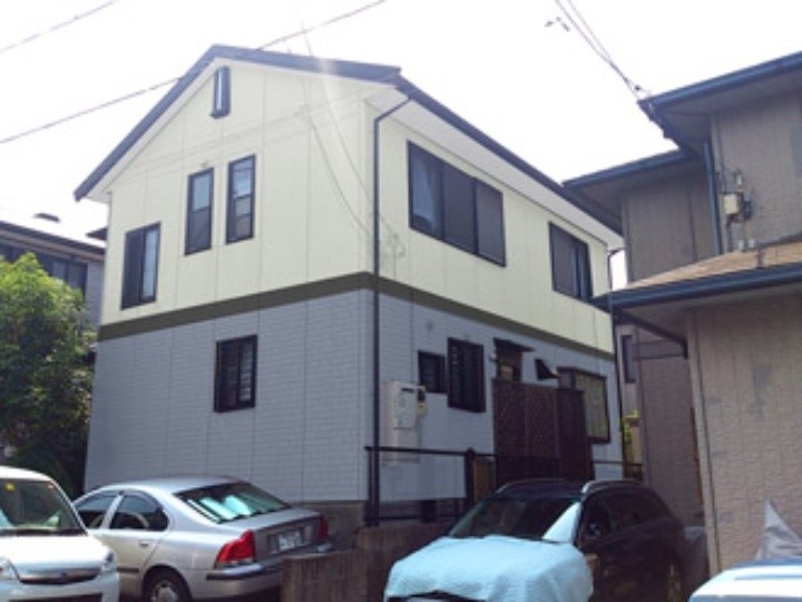 カラーシミュレーション（薄い青とクリーム色の組み合わせ）