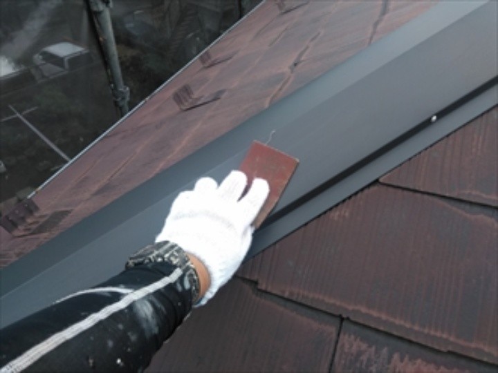 棟板金にケレン作業
