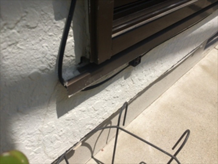 サッシ四隅付近から発生した亀裂の状態