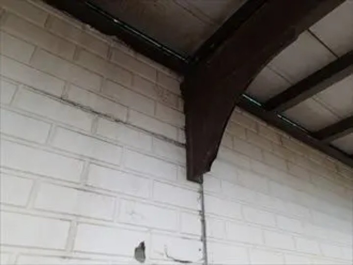 既存のシーリングを撤去