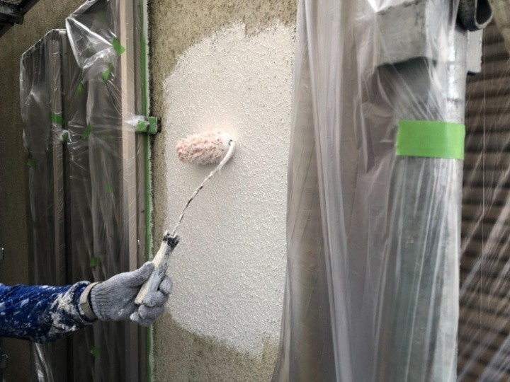 パーフェクトフィラーで下塗りする作業工程