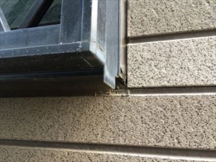 サッシのひび割れ