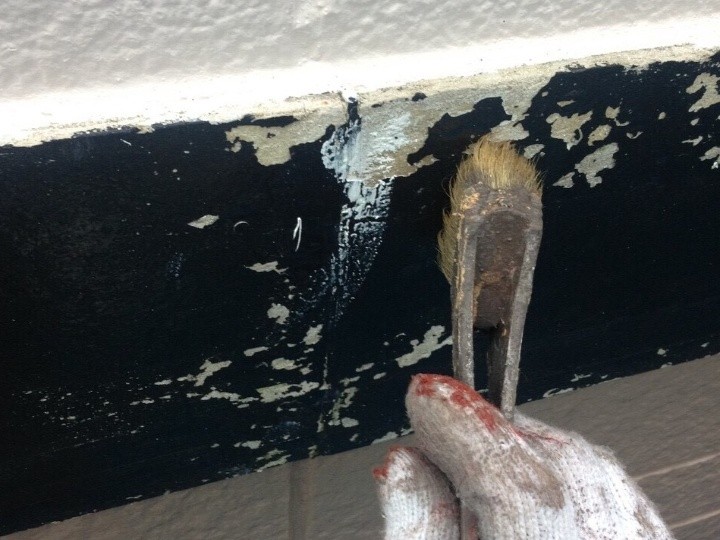 幕板の塗装作業