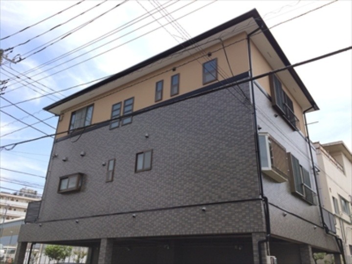 外壁の塗装工事後の住宅