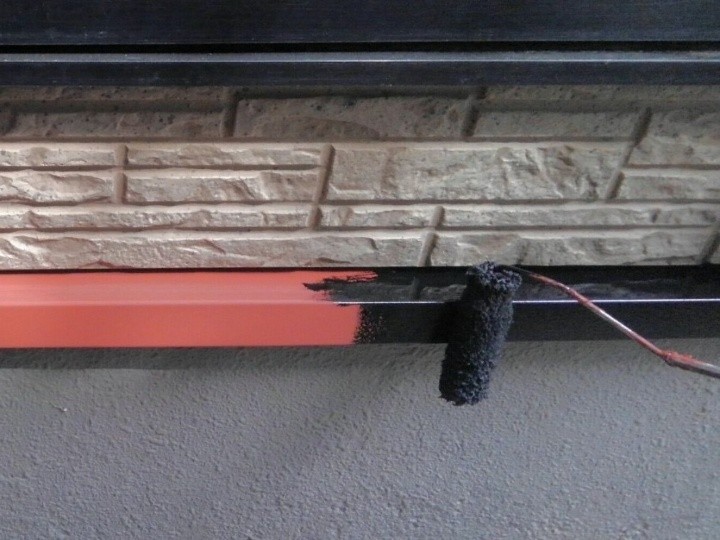 鉄部に防錆剤を塗布