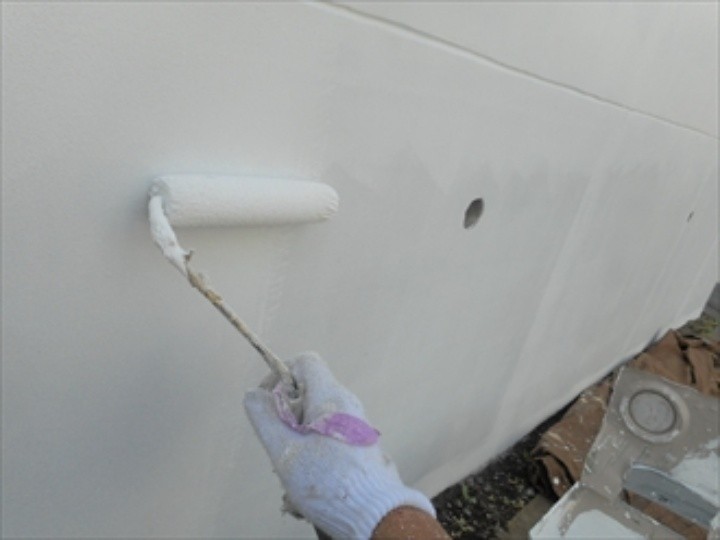 IPヨウヘキコートで仕上げ塗り