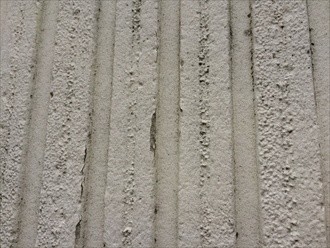 劣化した外壁の状態を点検調査