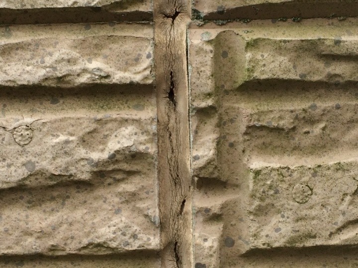 サイディング外壁のコーキングの劣化