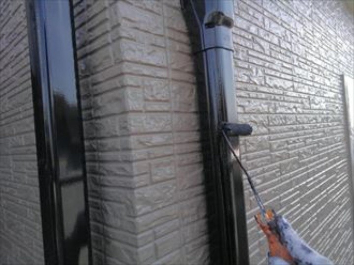 付帯部の塗装作業