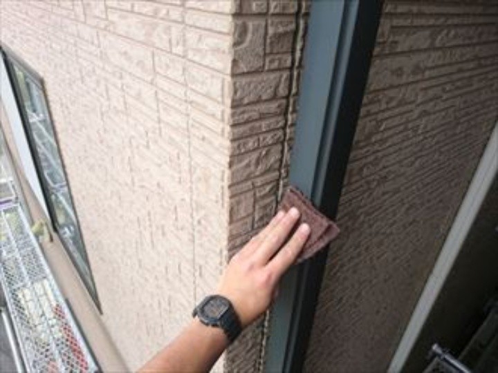 サンドペーパーで下地処理