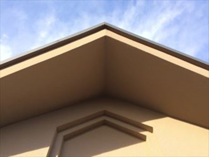 左官仕上げ（外壁）にひび割れが生じる