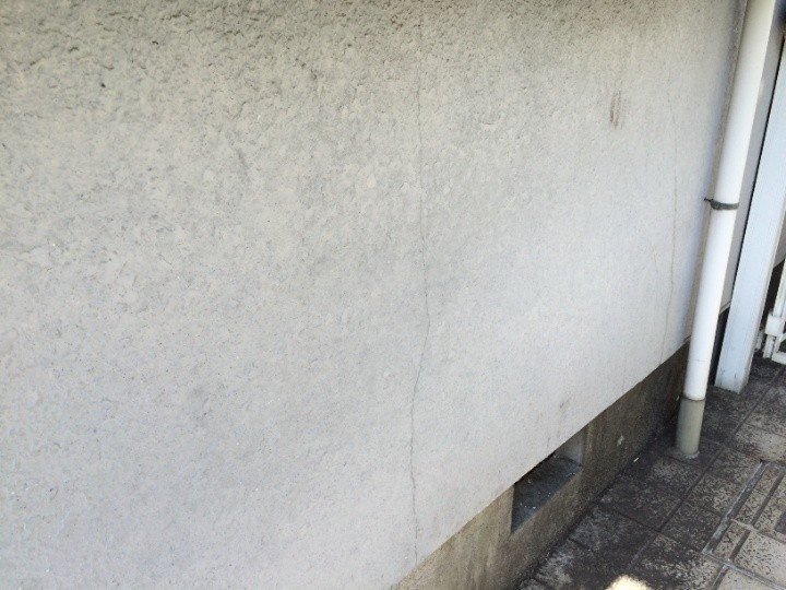 外壁の塗膜が劣化した状態