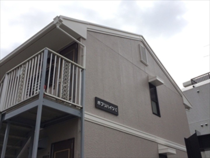 アパートの外壁塗装工事が完工した状態