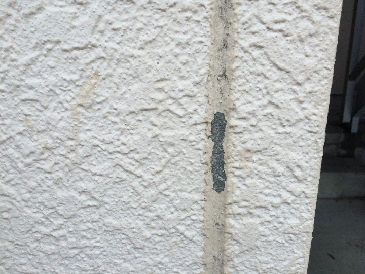 シール表面の塗膜が剥がれた状態