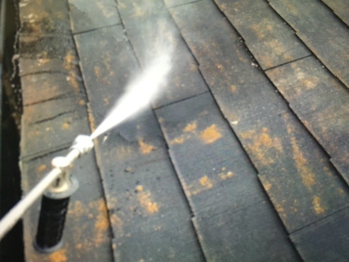 屋根の高圧洗浄