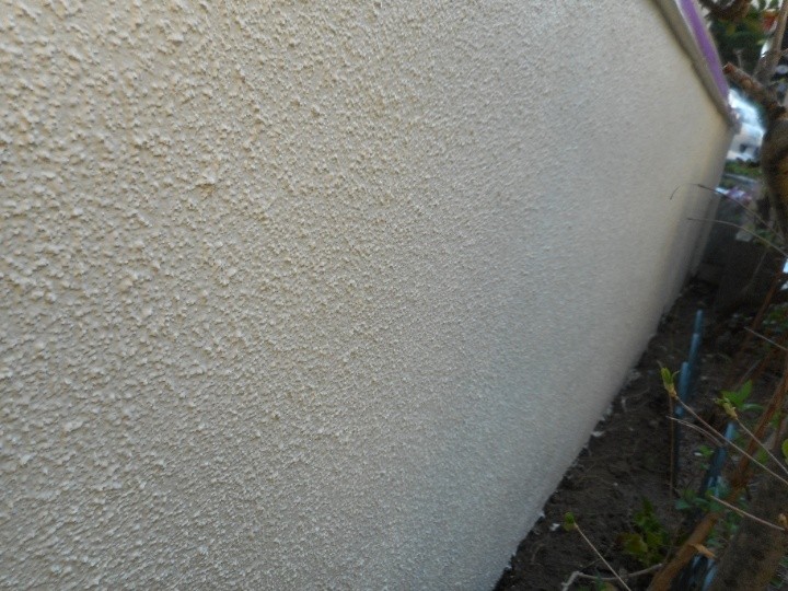 IPヨウヘキコートで擁壁塗装（仕上がり）