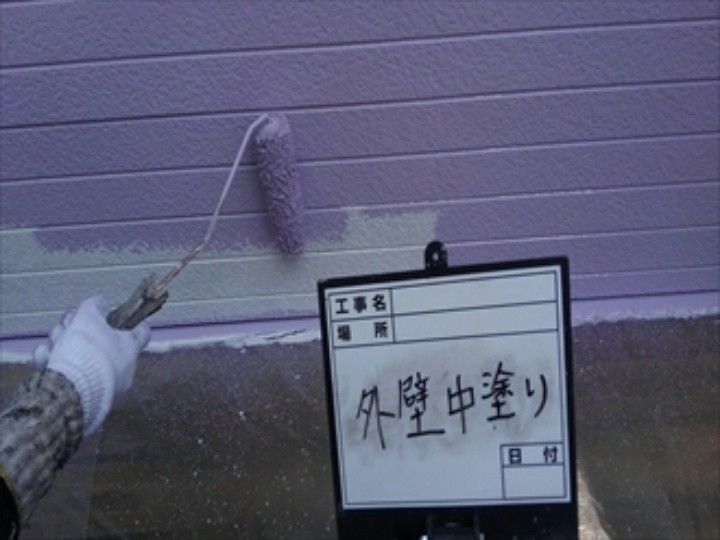 外壁の中塗り