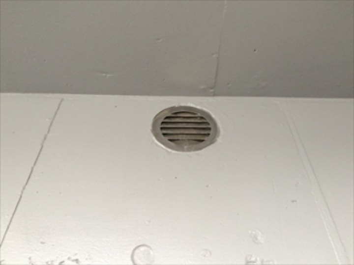 外壁の開口部周辺を塗装