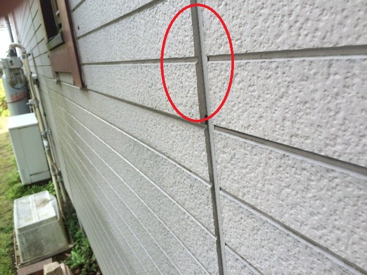 サイディングが浮いた状態
