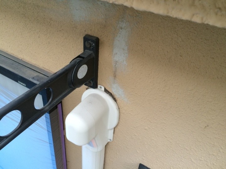 クラックの補修作業