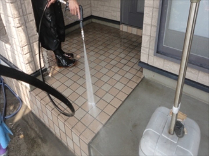 タイルの高圧洗浄