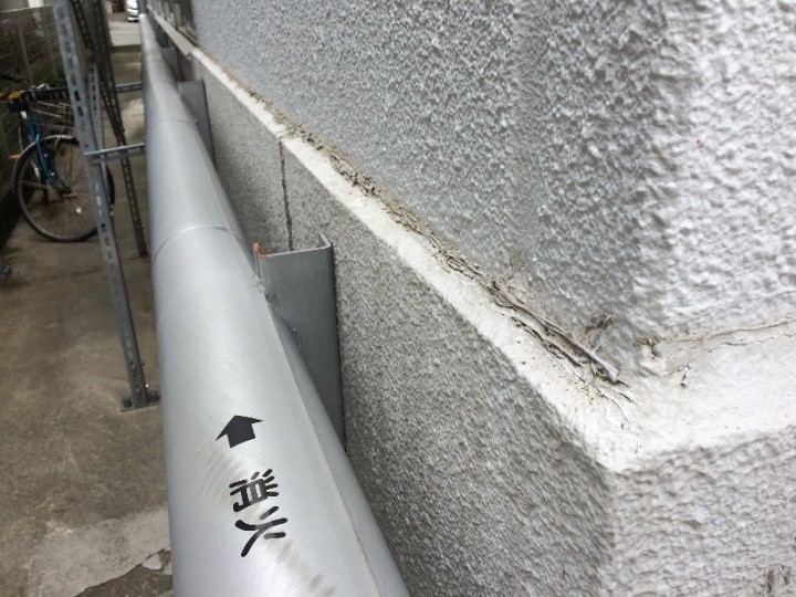 外壁に散水試験を実施