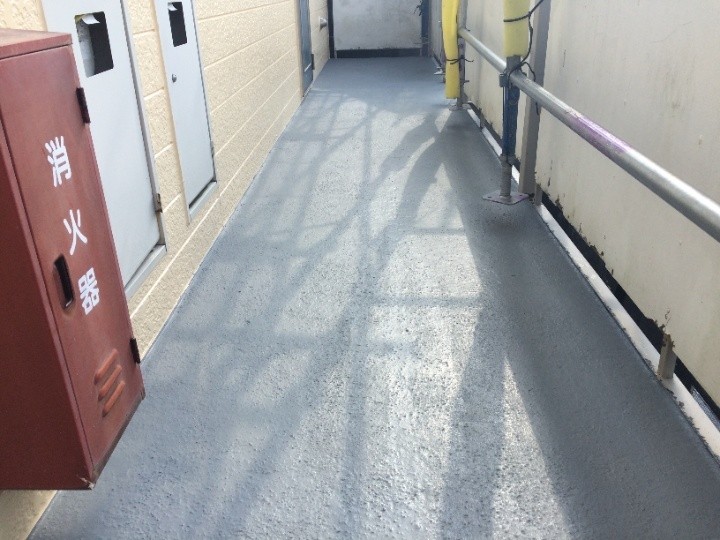 トップコートを塗布