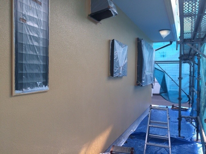 外壁の塗装作業（仕上がり）