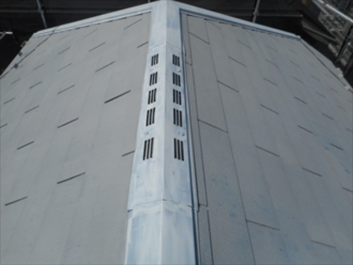 屋根塗装工事（下塗り）