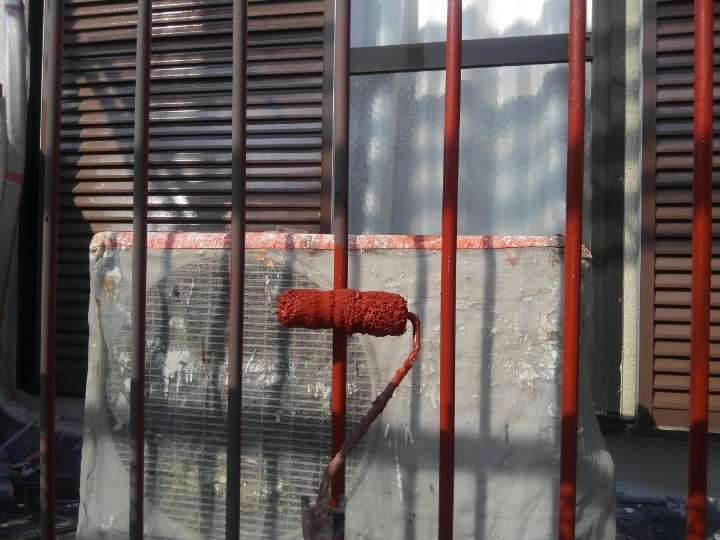 下塗りにハイポンファインプライマーⅡを使用