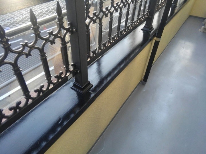 鉄部の上塗りに「ファインＳi」を使用した後の状態