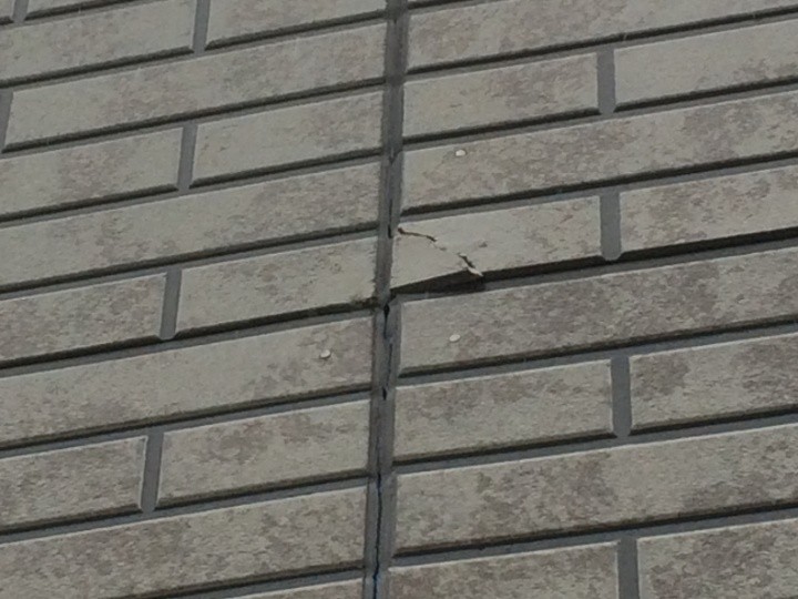 サイディングの割れ