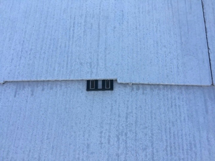 屋根にタスペーサー設置