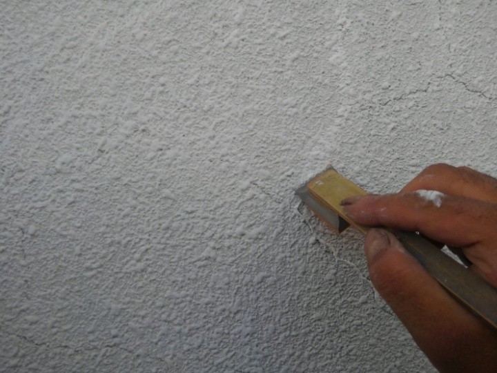 外壁にシーリング処理