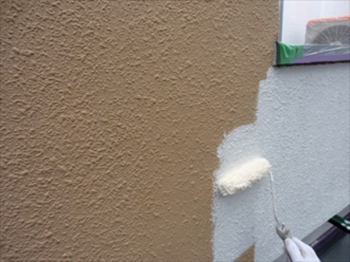 外壁塗装工事（下塗り）