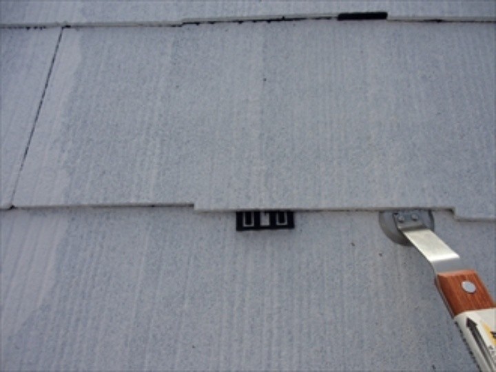 屋根にタスペーサー設置